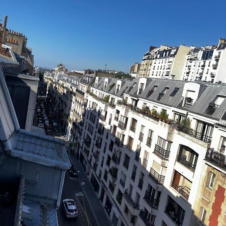 Love Wins Montmartre Paris Bagian luar foto